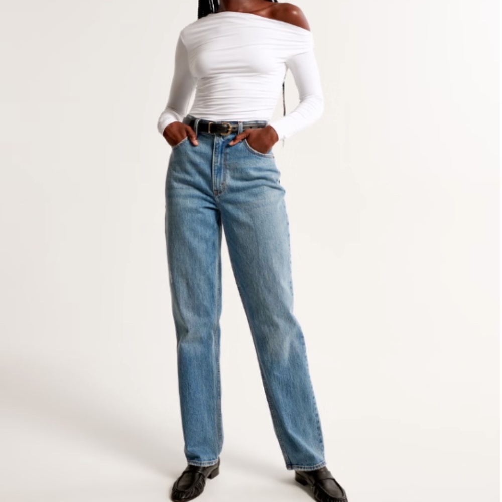 Abercrombie Ultra High Rise 90s Straight Jean